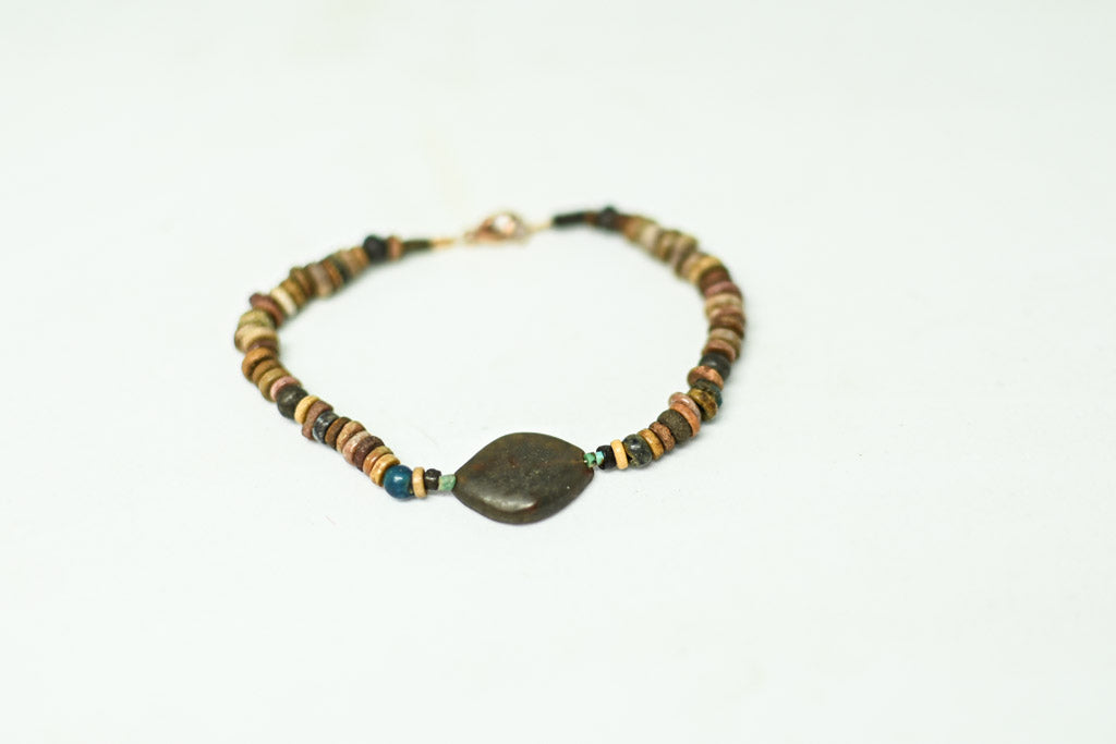 Bransoletka z koralików mumiowych