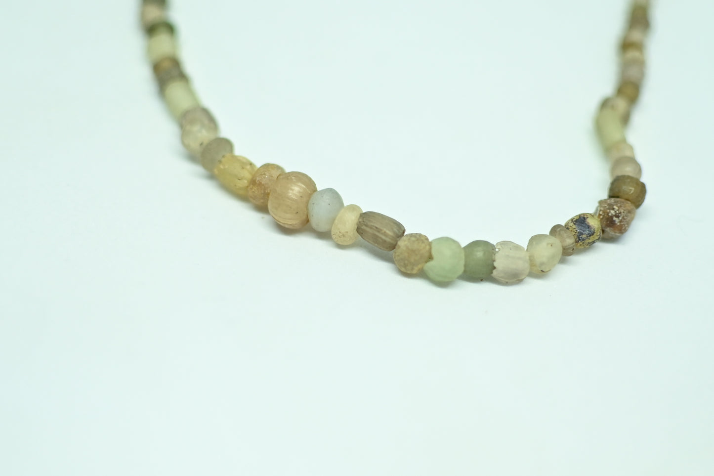 Szklany naszyjnik z Starożytnego Rzymu